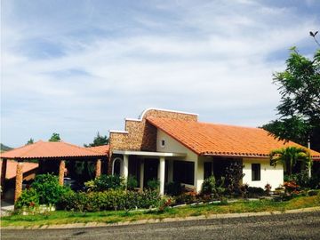 VENTA CASA EN ALTOS DEL MARA MONTAÑA