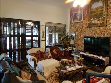 VENTA CASA EN ALTOS DEL MARA MONTAÑA