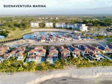 Se vende casa en Buenaventura - Rio Hato Panamá.
