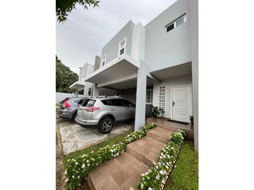 VENTA DE CASA EN PASEO DEL NORTE - PH VICTORIA
