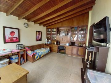 VENDO CASA P.H. SECTOR BELEN ROSALES. MEDELLIN. RANGO7