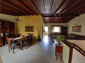 VENDO CASA P.H. SECTOR BELEN ROSALES. MEDELLIN. RANGO7
