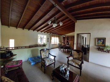 VENDO CASA P.H. SECTOR BELEN ROSALES. MEDELLIN. RANGO7