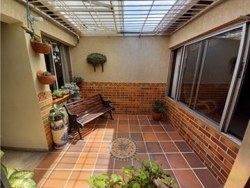 VENDO CASA P.H. SECTOR BELEN ROSALES. MEDELLIN. RANGO7