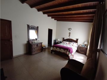 VENDO CASA P.H. SECTOR BELEN ROSALES. MEDELLIN. RANGO7