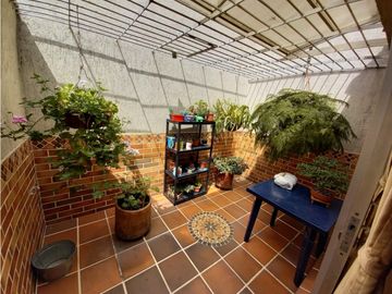 VENDO CASA P.H. SECTOR BELEN ROSALES. MEDELLIN. RANGO7