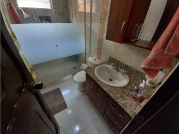 VENDO CASA P.H. SECTOR BELEN ROSALES. MEDELLIN. RANGO7