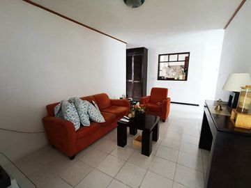 Casa en venta en Jardines de San Manuel, a sólo una calle del Colegio Oriente
