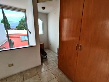 Casa en venta en Jardines de San Manuel, a sólo una calle del Colegio Oriente