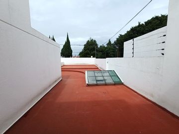 Casa en venta en Jardines de San Manuel, a sólo una calle del Colegio Oriente