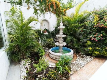 Casa en venta en Jardines de San Manuel, a sólo una calle del Colegio Oriente