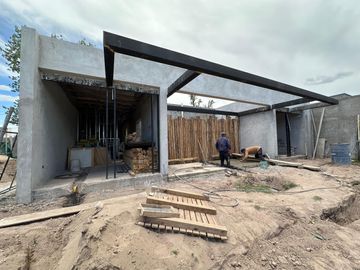 Casa en venta de 2 dormitorios c/ cochera en Mayor Drummond