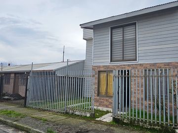 VENDO CASA REMODELADA EN POB JORGE ALESSANDRI,  CORONEL