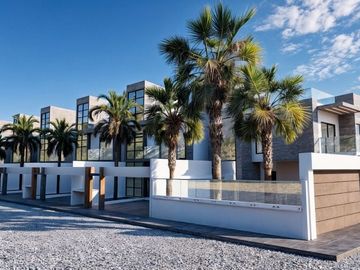 Casa nueva, CERCA DE LA PLAYA, En  Playas de Chapultepec,