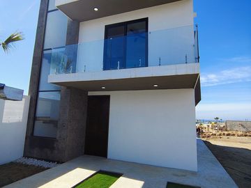 Casa nueva, CERCA DE LA PLAYA, En  Playas de Chapultepec,