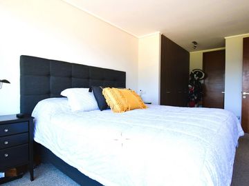 Idahue moderno departamento con amplia vista