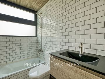 ¡IMPERDIBLE! Moderno y NUEVO Townhouse de diseño contemporáneo con jardín privado, Las Condes