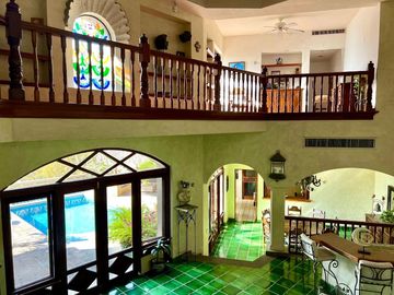 CASA EN VENTA EN FRACC PRIVADO CON PLAYA Y CANCHAS DE TENIS