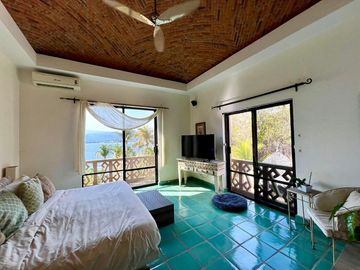 CASA EN VENTA EN FRACC PRIVADO CON PLAYA Y CANCHAS DE TENIS