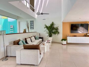 Real del Contry Manzanillo, casa amplia con alberca privada