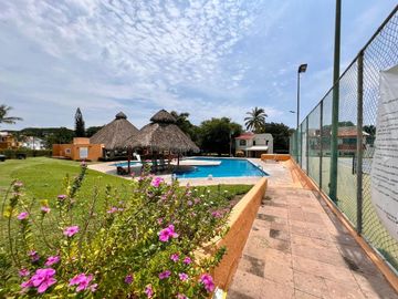 Real del Contry Manzanillo, casa amplia con alberca privada