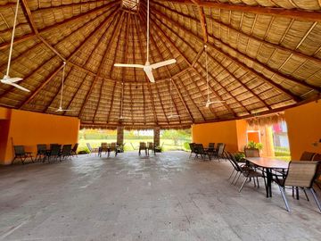 Real del Contry Manzanillo, casa amplia con alberca privada