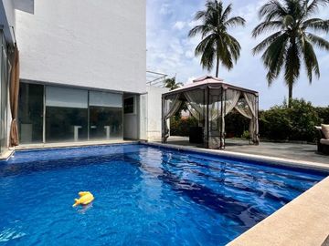 Real del Contry Manzanillo, casa amplia con alberca privada