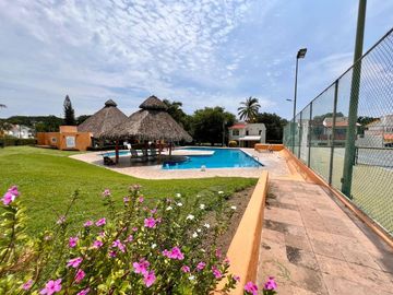 Real del Contry Manzanillo, casa amplia con alberca privada