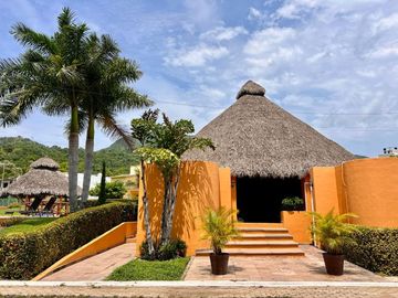 Real del Contry Manzanillo, casa amplia con alberca privada