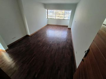 DEPARTAMENTO EN VENTA DE 2 DORMITORIOS EN MIRAFLORES