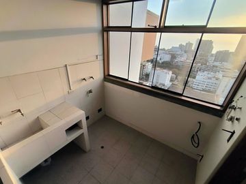 DEPARTAMENTO EN VENTA DE 2 DORMITORIOS EN MIRAFLORES