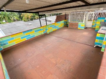 CASA EN VENTA EN NEPAL/CHINCHINA