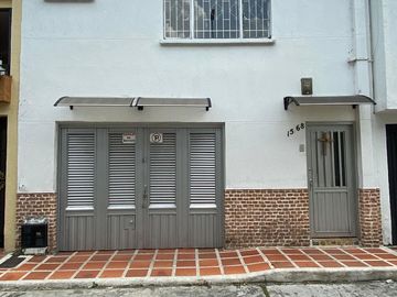 CASA EN VENTA EN NEPAL/CHINCHINA