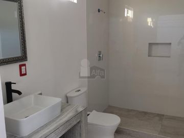 Casa en venta, Portal de Cumbres, Monterrey, Nuevo León.