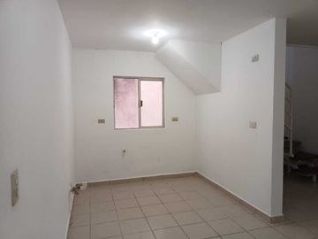 CASA EN VENTA EN COL. MITRAS BICENTENARIO