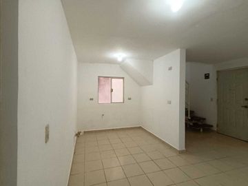 CASA EN VENTA EN COL. MITRAS BICENTENARIO