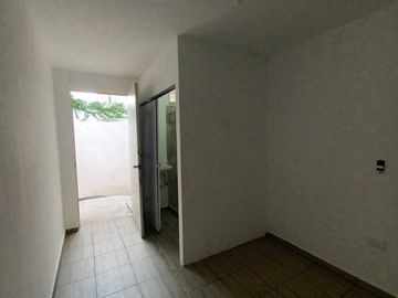 CASA EN VENTA EN COL. MITRAS BICENTENARIO