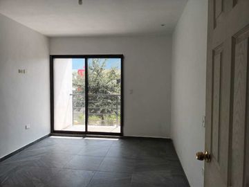 CASA EN VENTA EN COL. MITRAS BICENTENARIO