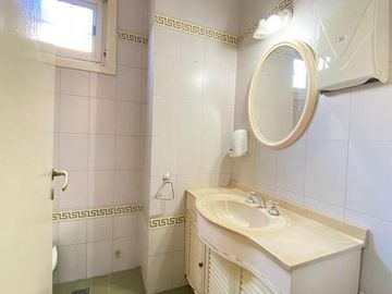 - Casa tipo PH con entrada Independiente -