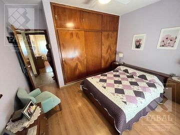 Casa venta Allen, 4 dormitorios, 3 baños, cochera, jardín con parrilla y estudio independiente