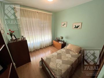 Casa venta Allen, 4 dormitorios, 3 baños, cochera, jardín con parrilla y estudio independiente