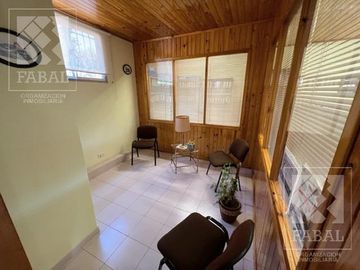Casa venta Allen, 4 dormitorios, 3 baños, cochera, jardín con parrilla y estudio independiente