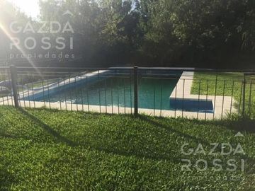 Propiedad estilo moderno en Barrio Privado El Centauro, Canning