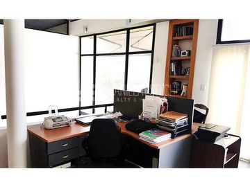 Daniela Esteche Realty  & Home. Venta en Golfers Country Club.