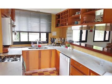 Daniela Esteche Realty  & Home. Venta en Golfers Country Club.