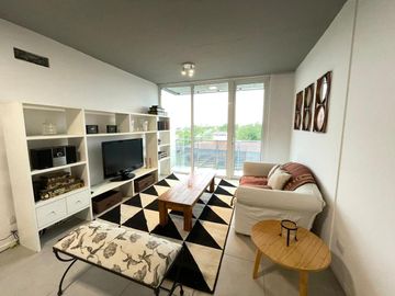 Amoblado. 2 ambientes. amenities  gimnasio y pileta.