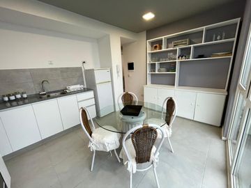 Amoblado. 2 ambientes. amenities  gimnasio y pileta.