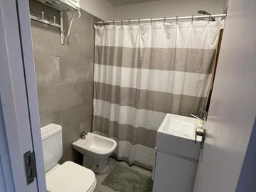Amoblado. 2 ambientes. amenities  gimnasio y pileta.