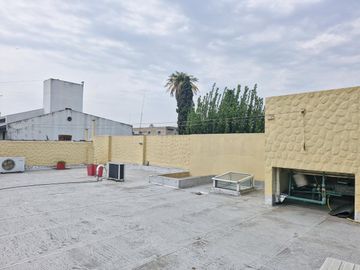 Venta Casa 4 amb.  3 dorm., 2 baños, dependencia, Lav, coch.  patio, R.Balbin 2500 , Lanus