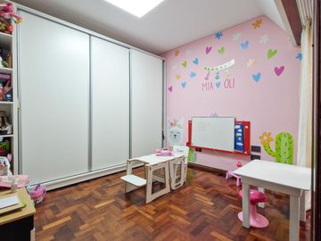 Venta Casa 4 amb.  3 dorm., 2 baños, dependencia, Lav, coch.  patio, R.Balbin 2500 , Lanus